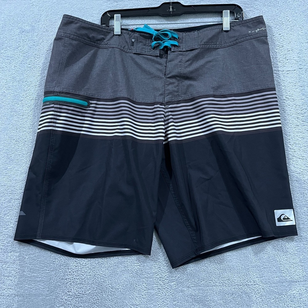 Quicksilver Stretch Board Shorts Dryflight Size 38 Swim Beach Surf Coastal
